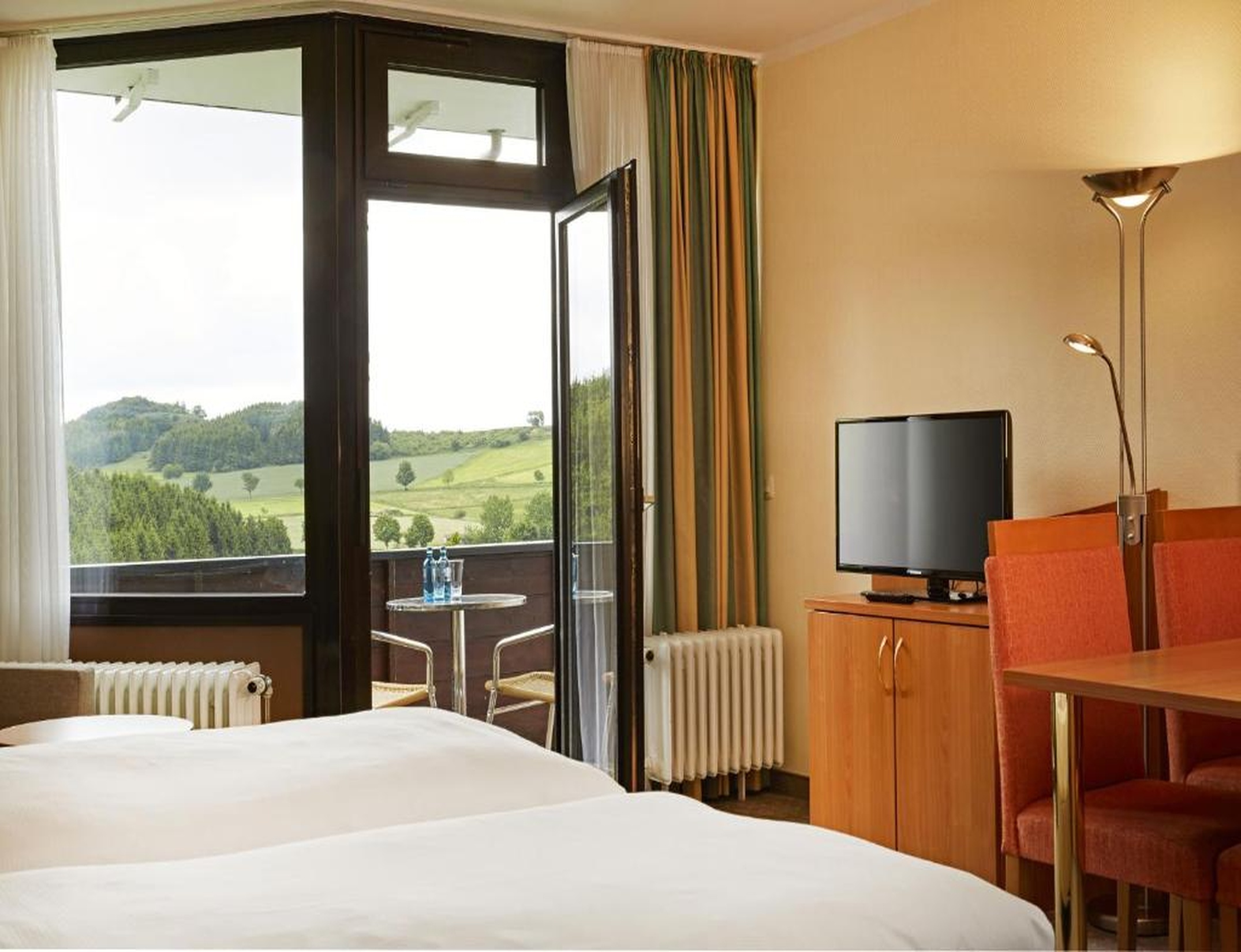 Business Room with private balcony
